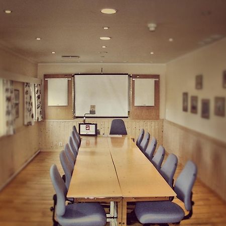Dovrefjell Hotel Dombas Bagian luar foto